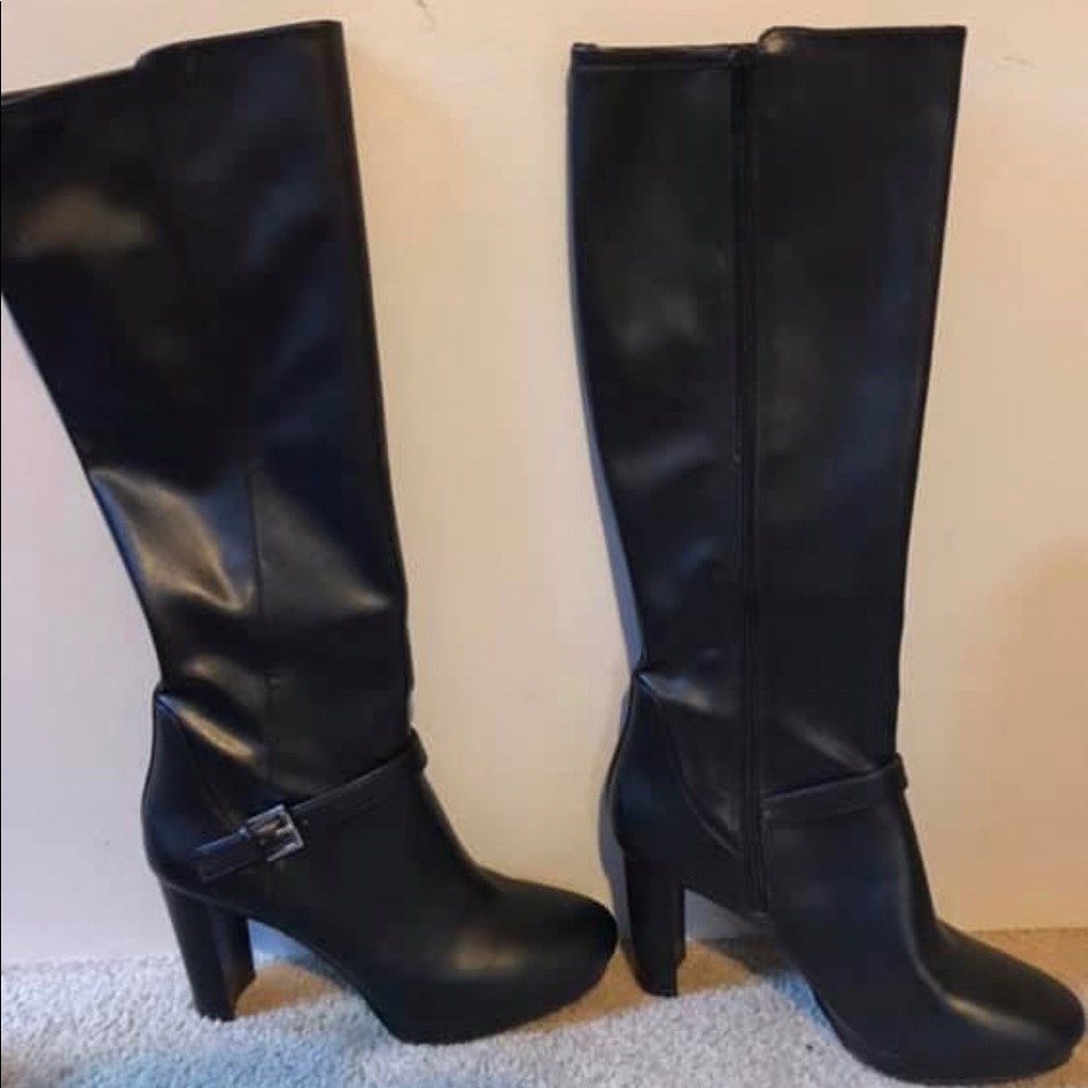 Nine West black boots size 8